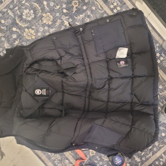 Womens Canada Goose Parka size small - Picture 2 of 3